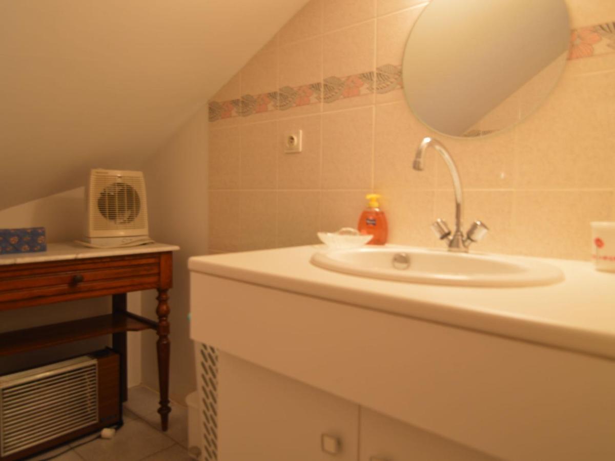 Authentic Cottage In Nouart Near Forest Екстериор снимка